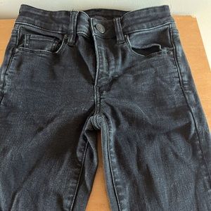 American Eagle black skinny jeans. EUC. Size 00. Barely worn.